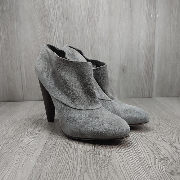 Cole Haan Josephine Suede Ankle Bootie Ironstone Taupe Gray Wooden Heel 9.5 - Picture 1 of 11